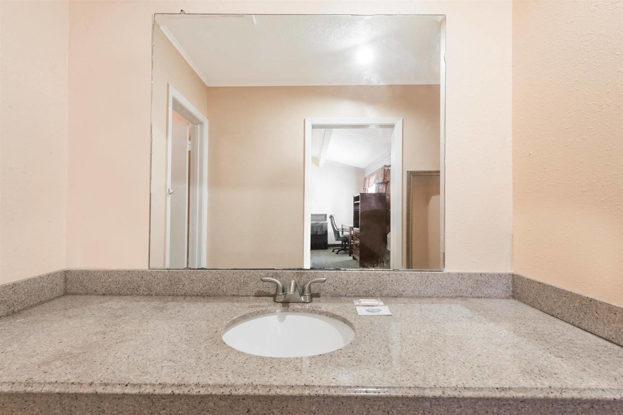 Oyo Hotel Lake Charles La I-10 Zewnętrze zdjęcie